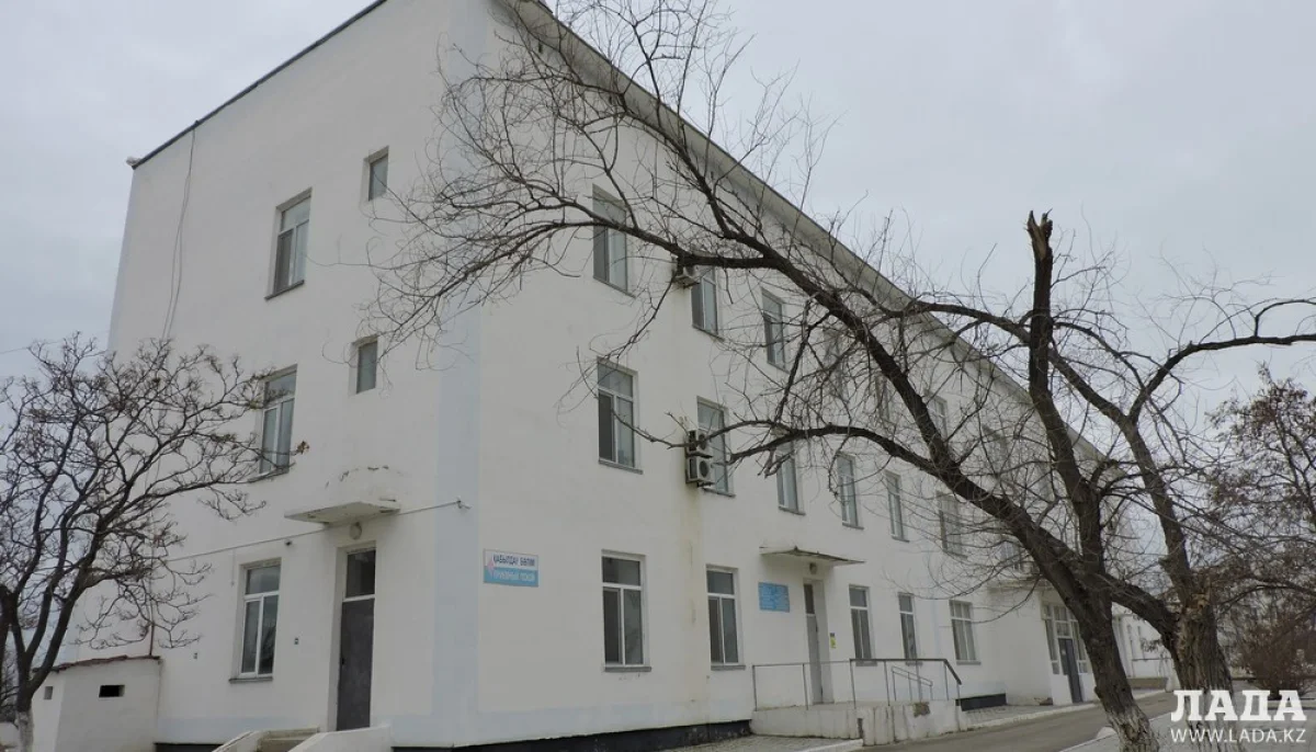 Здание инфекционной больницы в Актау. Фото автора
