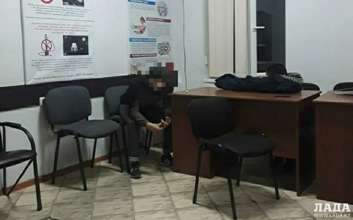 фото предоставлено департаментом полиции||news_pic_more|<!--TBegin--><a href="https://www.lada.kz/uploads/posts/2020-10/1603697439_656f0947-e03a-4a3f-a5d9-dcc136c4ee6a.jpg" onclick="return hs.expand(this)" ><img align="left" src="https://www.lada.kz/uploads/posts/2020-10/thumbs/1603697439_656f0947-e03a-4a3f-a5d9-dcc136c4ee6a.jpg" alt='Подростка за рулем автомобиля задержали полицейские Мангистау' title='Подростка за рулем автомобиля задержали полицейские Мангистау'  /></a><!--TEnd--><br />