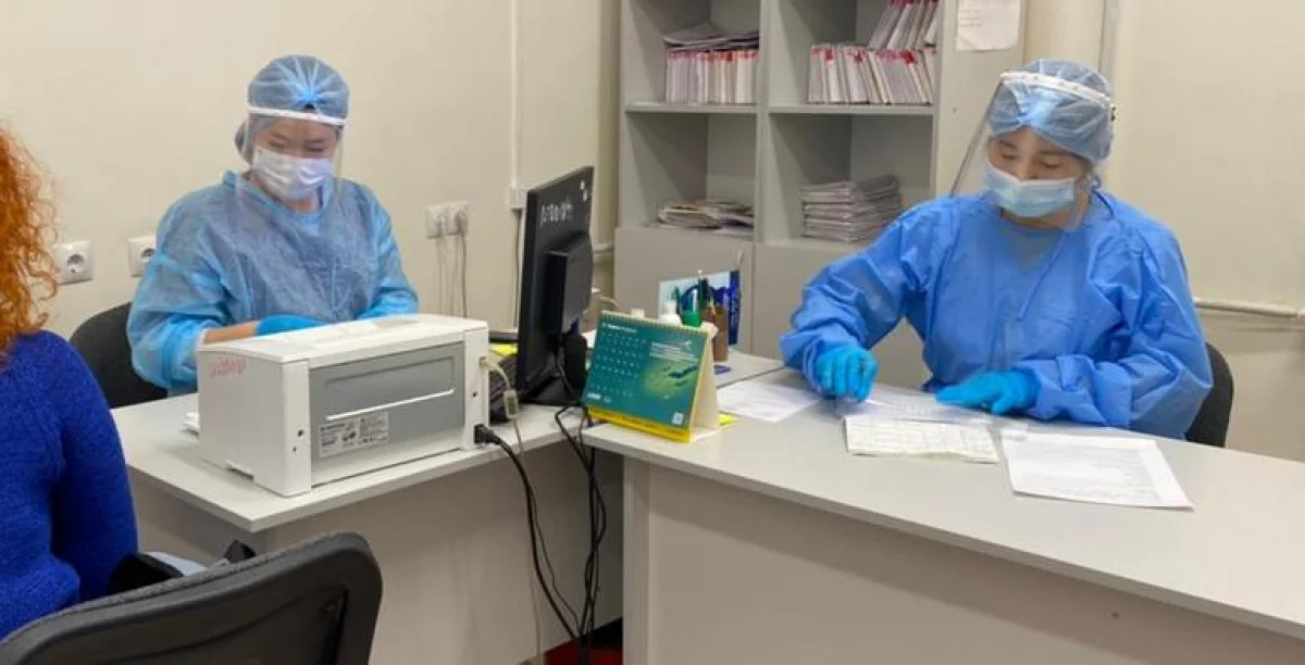 Прием ведет врач онкоцентра. Фото предоставлено пресс-службой центра