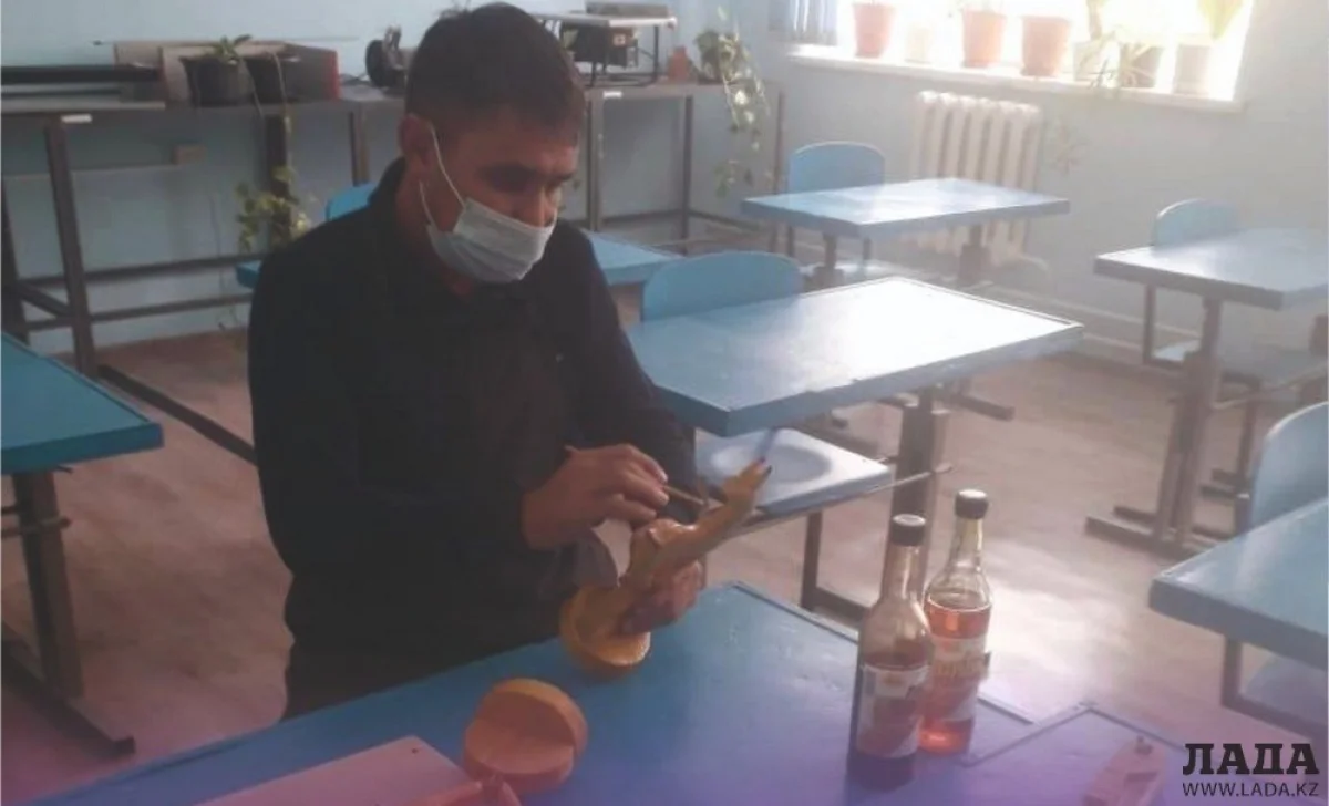 На фото Айболат Бабаназаров