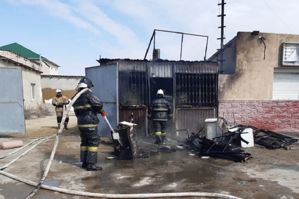 Фото предоставлено Н.Селимовым||news_pic_more|<!--TBegin--><a href="https://www.lada.kz/uploads/posts/2021-03/1615392150_1bf70c4f-b538-453d-963c-0714e53e8b26-1.jpg" onclick="return hs.expand(this)" ><img align="left" src="https://www.lada.kz/uploads/posts/2021-03/thumbs/1615392150_1bf70c4f-b538-453d-963c-0714e53e8b26-1.jpg" alt='В Мангистау сгорела мастерская по ремонту сотовых телефонов' title='В Мангистау сгорела мастерская по ремонту сотовых телефонов'  /></a><!--TEnd--><br /><!--TBegin--><a href="https://www.lada.kz/uploads/posts/2021-03/1615392190_239fdf19-6571-4656-8d76-1c5d5641f1ed.jpg" onclick="return hs.expand(this)" ><img align="left" src="https://www.lada.kz/uploads/posts/2021-03/thumbs/1615392190_239fdf19-6571-4656-8d76-1c5d5641f1ed.jpg" alt='В Мангистау сгорела мастерская по ремонту сотовых телефонов' title='В Мангистау сгорела мастерская по ремонту сотовых телефонов'  /></a><!--TEnd--><br /><!--TBegin--><a href="https://www.lada.kz/uploads/posts/2021-03/1615392222_71dbf9ed-4d18-452a-8250-e331b13880e9.jpg" onclick="return hs.expand(this)" ><img align="left" src="https://www.lada.kz/uploads/posts/2021-03/thumbs/1615392222_71dbf9ed-4d18-452a-8250-e331b13880e9.jpg" alt='В Мангистау сгорела мастерская по ремонту сотовых телефонов' title='В Мангистау сгорела мастерская по ремонту сотовых телефонов'  /></a><!--TEnd--><br /><!--TBegin--><a href="https://www.lada.kz/uploads/posts/2021-03/1615392202_7123e591-9f66-42b8-b555-cc3e60c605d9.jpg" onclick="return hs.expand(this)" ><img align="left" src="https://www.lada.kz/uploads/posts/2021-03/thumbs/1615392202_7123e591-9f66-42b8-b555-cc3e60c605d9.jpg" alt='В Мангистау сгорела мастерская по ремонту сотовых телефонов' title='В Мангистау сгорела мастерская по ремонту сотовых телефонов'  /></a><!--TEnd--><br /><!--TBegin--><a href="https://www.lada.kz/uploads/posts/2021-03/1615392177_aa29192c-44a8-46bc-9592-a143d5b6da2d.jpg" onclick="return hs.expand(this)" ><img align="left" src="https://www.lada.kz/uploads/posts/2021-03/thumbs/1615392177_aa29192c-44a8-46bc-9592-a143d5b6da2d.jpg" alt='В Мангистау сгорела мастерская по ремонту сотовых телефонов' title='В Мангистау сгорела мастерская по ремонту сотовых телефонов'  /></a><!--TEnd-->