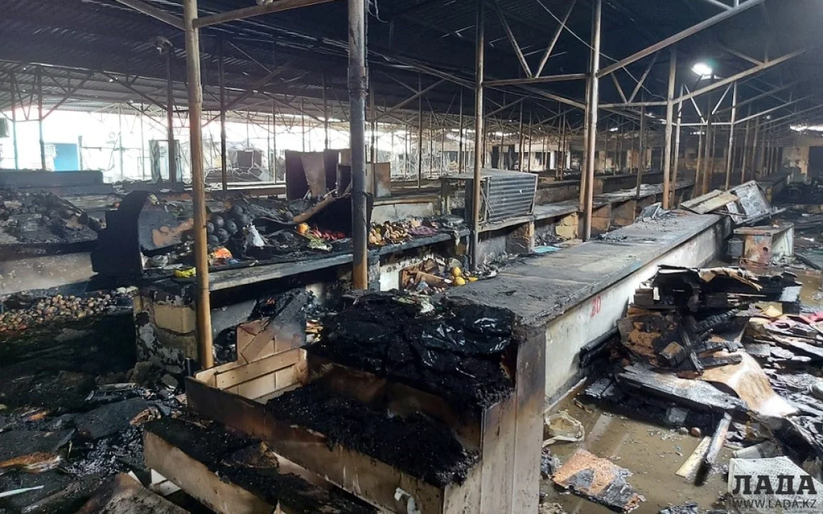 Пожар на рынке
