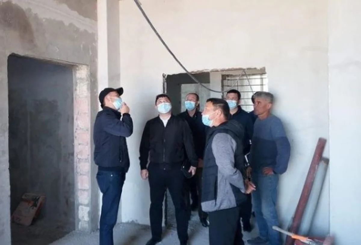 На днях начальник ДЧС Мангистауской области, подполковник гражданской защиты Муханов Мурат посетил здание водно-спасательной станции и ознакомился с ходом строительства  данного объекта.