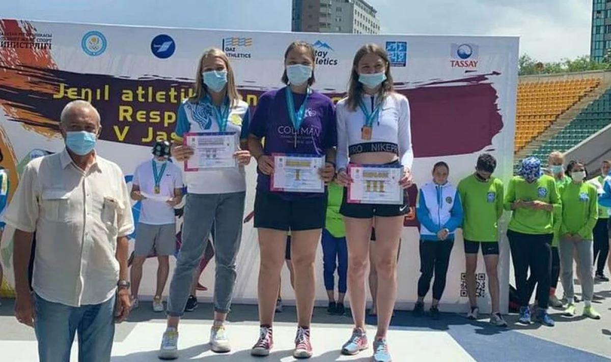 Салидат Казова на первой ступени пьедестала. Фото предостаивла Асия Рабаева