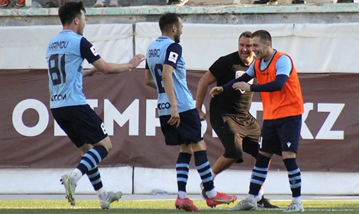 Фото футбольного клуба «Каспий»