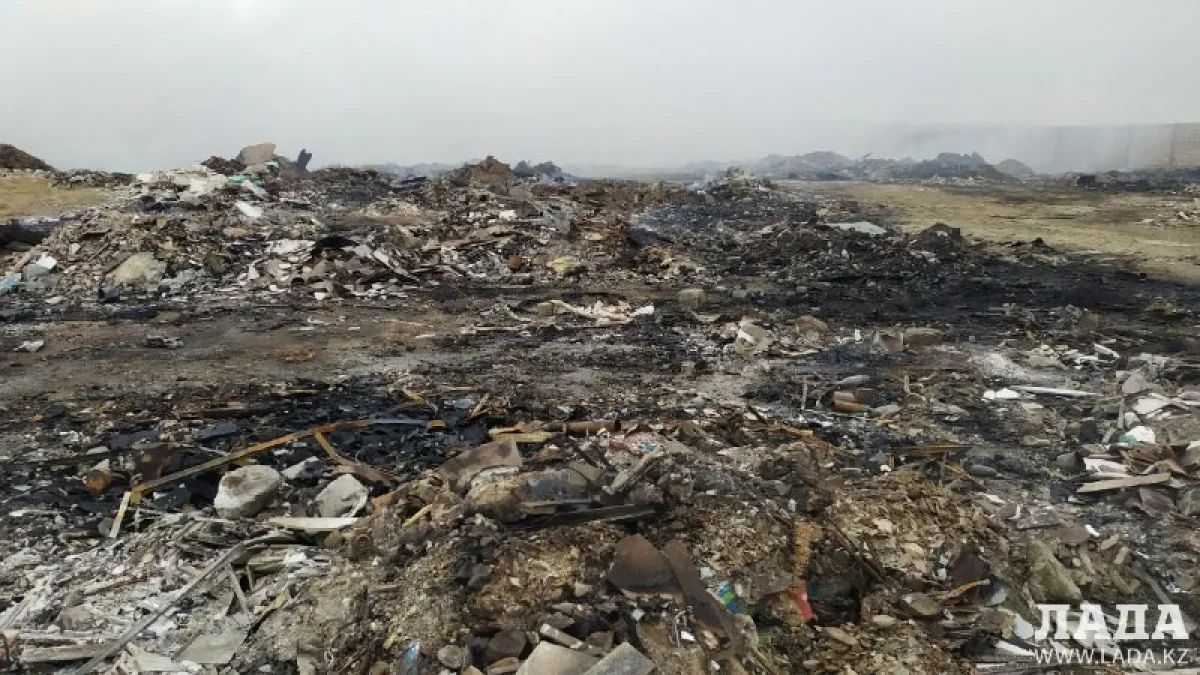 Фото из архива Lada.kz||news_pic_more|<!--TBegin--><a href="https://www.lada.kz/uploads/posts/2021-10/1634554886_4d81d15e-4327-4818-9575-dcbcfa5e1309.jpg" onclick="return hs.expand(this)" ><img align="left" src="https://www.lada.kz/uploads/posts/2021-10/thumbs/1634554886_4d81d15e-4327-4818-9575-dcbcfa5e1309.jpg" alt='Бизнес на пустом месте! Житель Актау незаконно брал деньги за сброс мусора на горевшем полигоне' title='Бизнес на пустом месте! Житель Актау незаконно брал деньги за сброс мусора на горевшем полигоне'  /></a><!--TEnd--><br /><!--TBegin--><a href="https://www.lada.kz/uploads/posts/2021-10/1634554899_7a201cee-dbf6-4f82-8bdf-1cc82c2fbe68.jpg" onclick="return hs.expand(this)" ><img align="left" src="https://www.lada.kz/uploads/posts/2021-10/thumbs/1634554899_7a201cee-dbf6-4f82-8bdf-1cc82c2fbe68.jpg" alt='Бизнес на пустом месте! Житель Актау незаконно брал деньги за сброс мусора на горевшем полигоне' title='Бизнес на пустом месте! Житель Актау незаконно брал деньги за сброс мусора на горевшем полигоне'  /></a><!--TEnd--><br /><!--TBegin--><a href="https://www.lada.kz/uploads/posts/2021-10/1634554820_e2389c88-6bdb-4ab3-b3dd-44829eace2c0.jpg" onclick="return hs.expand(this)" ><img align="left" src="https://www.lada.kz/uploads/posts/2021-10/thumbs/1634554820_e2389c88-6bdb-4ab3-b3dd-44829eace2c0.jpg" alt='Бизнес на пустом месте! Житель Актау незаконно брал деньги за сброс мусора на горевшем полигоне' title='Бизнес на пустом месте! Житель Актау незаконно брал деньги за сброс мусора на горевшем полигоне'  /></a><!--TEnd-->