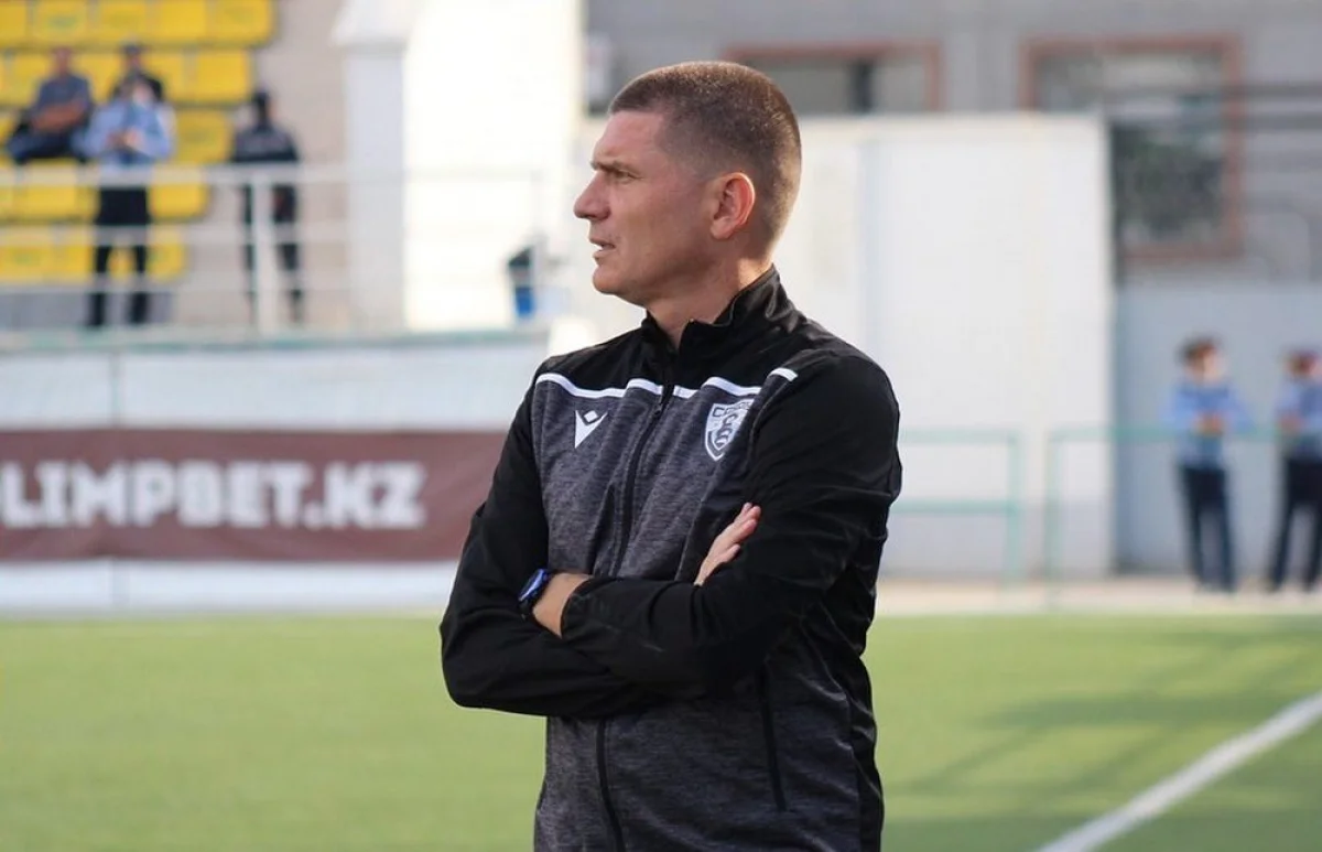 Главный тренер «Каспия» Срджан Благоевич. Фото предоставили в пресс-службе местного футбольного клуба