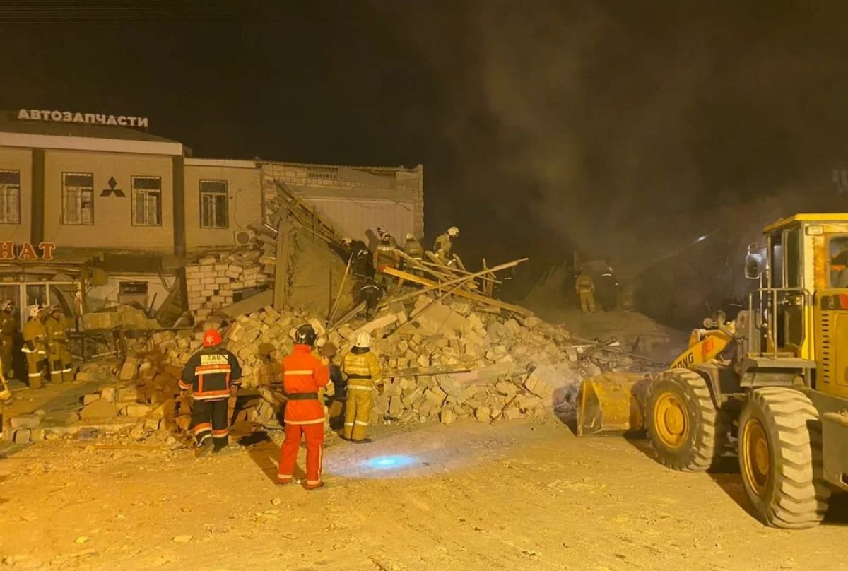 Ведутся работы по разбору завалов. Фото предоставили в ЦОК региона