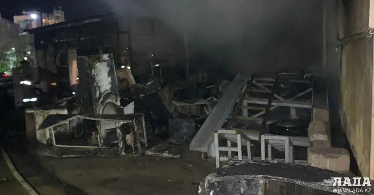 Фото управления ЧС Актау||news_pic_more|<!--TBegin--><a href="https://www.lada.kz/uploads/posts/2021-11/1637902526_4c52fff7-964b-4ab9-84ac-22fead370fae.jpg" onclick="return hs.expand(this)" ><img align="left" src="https://www.lada.kz/uploads/posts/2021-11/thumbs/1637902526_4c52fff7-964b-4ab9-84ac-22fead370fae.jpg" alt='Бытовая техника и машина горели возле торгового дома ночью в Актау' title='Бытовая техника и машина горели возле торгового дома ночью в Актау'  /></a><!--TEnd--><br /><!--TBegin--><a href="https://www.lada.kz/uploads/posts/2021-11/1637902546_94481248-a702-40b2-bc7d-5baafdd65420.jpg" onclick="return hs.expand(this)" ><img align="left" src="https://www.lada.kz/uploads/posts/2021-11/thumbs/1637902546_94481248-a702-40b2-bc7d-5baafdd65420.jpg" alt='Бытовая техника и машина горели возле торгового дома ночью в Актау' title='Бытовая техника и машина горели возле торгового дома ночью в Актау'  /></a><!--TEnd--><br /><!--TBegin--><a href="https://www.lada.kz/uploads/posts/2021-11/1637902548_e00a65aa-fadc-4761-aed2-5ea4dbf2ed43.jpg" onclick="return hs.expand(this)" ><img align="left" src="https://www.lada.kz/uploads/posts/2021-11/thumbs/1637902548_e00a65aa-fadc-4761-aed2-5ea4dbf2ed43.jpg" alt='Бытовая техника и машина горели возле торгового дома ночью в Актау' title='Бытовая техника и машина горели возле торгового дома ночью в Актау'  /></a><!--TEnd-->