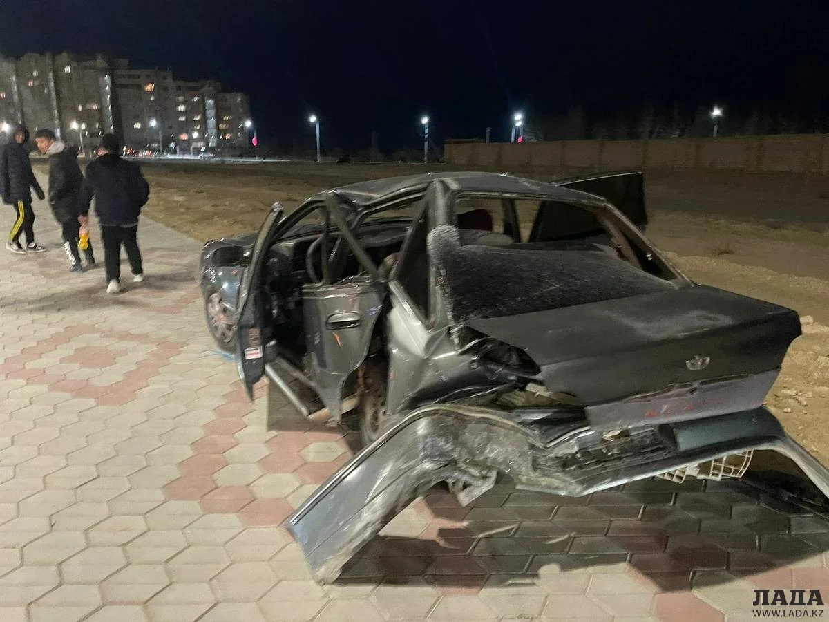 Фото очевидцев||news_pic_more|<!--TBegin--><a href="https://www.lada.kz/uploads/posts/2021-12/1639149545_img-20211210-wa0130.jpg" onclick="return hs.expand(this)" ><img align="left" src="https://www.lada.kz/uploads/posts/2021-12/thumbs/1639149545_img-20211210-wa0130.jpg" alt='Два человека пострадали в ДТП в Актау' title='Два человека пострадали в ДТП в Актау'  /></a><!--TEnd-->