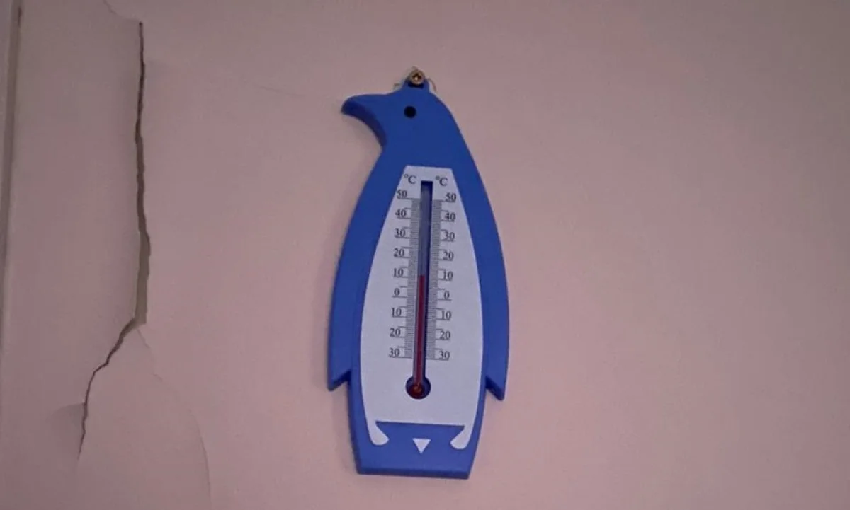 Фото предоставлено студентами колледжа||news_pic_more|<!--TBegin--><a href="https://www.lada.kz/uploads/posts/2021-12/1639395511_b19c35e6-e5eb-4dee-b630-6db0f09916f4.jpg" onclick="return hs.expand(this)" ><img align="left" src="https://www.lada.kz/uploads/posts/2021-12/thumbs/1639395511_b19c35e6-e5eb-4dee-b630-6db0f09916f4.jpg" alt='Студенты медицинского колледжа в Актау пожаловались на отсутствие отопления в помещении' title='Студенты медицинского колледжа в Актау пожаловались на отсутствие отопления в помещении'  /></a><!--TEnd--><br /><!--TBegin--><a href="https://www.lada.kz/uploads/posts/2021-12/1639395487_cfa1fb29-52c2-479e-96c9-3220be4b922e.jpg" onclick="return hs.expand(this)" ><img align="left" src="https://www.lada.kz/uploads/posts/2021-12/thumbs/1639395487_cfa1fb29-52c2-479e-96c9-3220be4b922e.jpg" alt='Студенты медицинского колледжа в Актау пожаловались на отсутствие отопления в помещении' title='Студенты медицинского колледжа в Актау пожаловались на отсутствие отопления в помещении'  /></a><!--TEnd-->