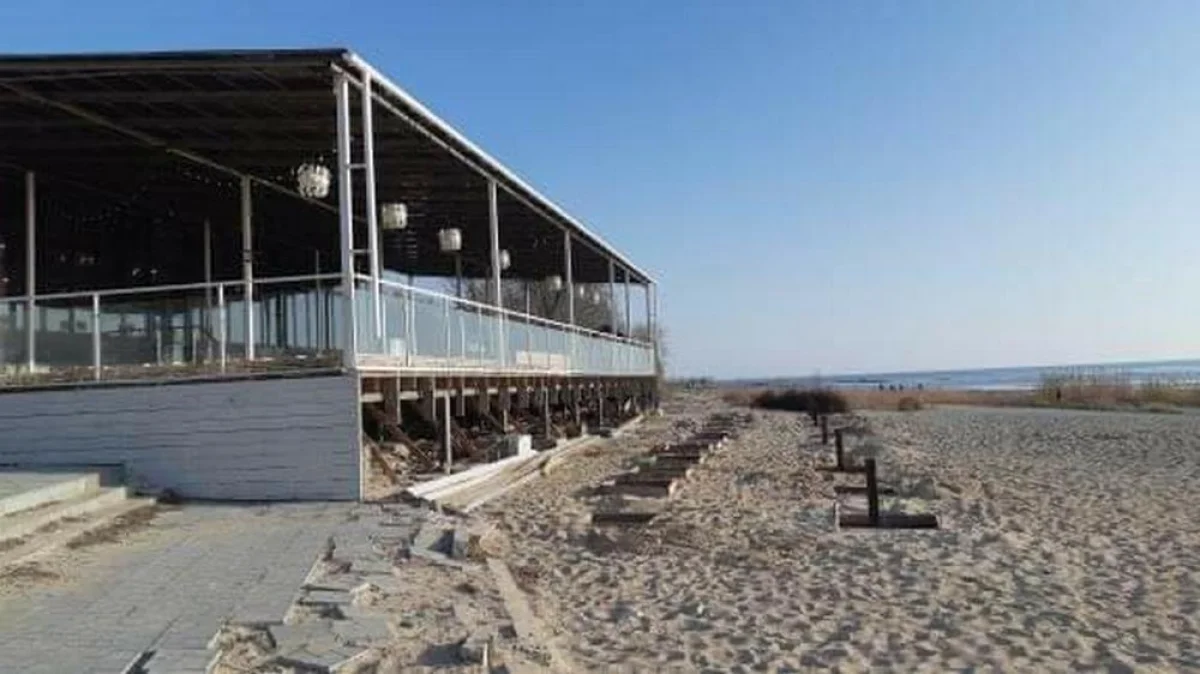 Расширение кафе «Tofu» в 7А микрорайоне. Фото предоставила  жительница Актау Галина