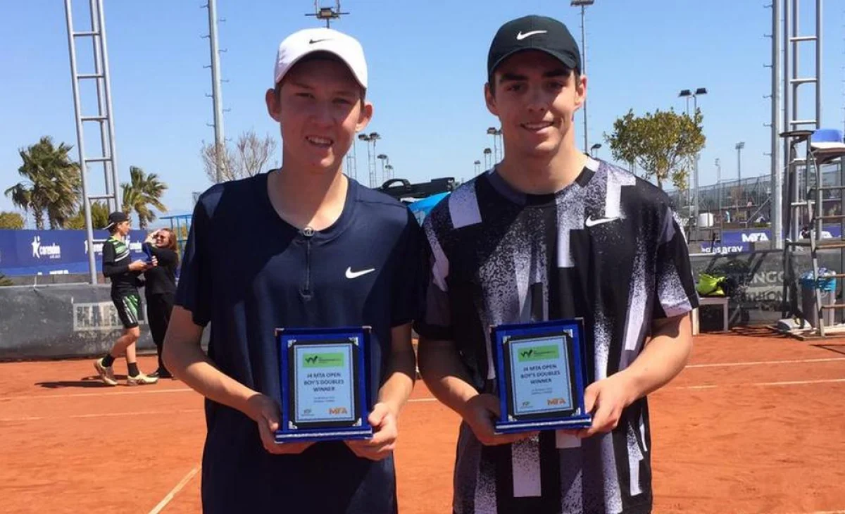 Даниал Рахматуллаев c чeшским спортсменом Петром Паначеком. Фото предоставил тренер Берекет Жанибеков