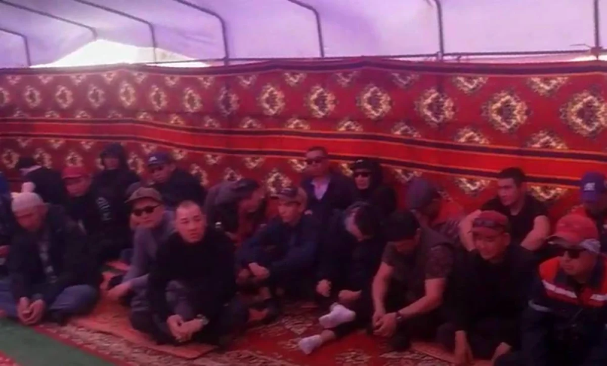 Кадр видео, снятого во время митинга в Жанаозене (апрель 2022 год)