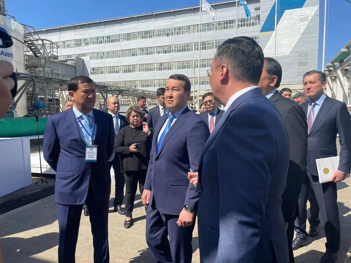 Визит Смаилова на предприятие «КазАзот». Фото автора||news_pic_more|<!--TBegin--><a href="https://www.lada.kz/uploads/posts/2022-05/1652432605_0d4febc1-b3a2-487a-965c-f98cb6ed9230.jpg" onclick="return hs.expand(this)" ><img align="left" src="https://www.lada.kz/uploads/posts/2022-05/thumbs/1652432605_0d4febc1-b3a2-487a-965c-f98cb6ed9230.jpg" alt='Визит премьер-министра в Актау: Зачем глава правительства прибыл в регион из столицы' title='Визит премьер-министра в Актау: Зачем глава правительства прибыл в регион из столицы'  /></a><!--TEnd--><br /><!--TBegin--><a href="https://www.lada.kz/uploads/posts/2022-05/1652432655_3a9f874f-7c06-4cbf-8ac2-5b28716a45c8.jpg" onclick="return hs.expand(this)" ><img align="left" src="https://www.lada.kz/uploads/posts/2022-05/thumbs/1652432655_3a9f874f-7c06-4cbf-8ac2-5b28716a45c8.jpg" alt='Визит премьер-министра в Актау: Зачем глава правительства прибыл в регион из столицы' title='Визит премьер-министра в Актау: Зачем глава правительства прибыл в регион из столицы'  /></a><!--TEnd--><br /><!--TBegin--><a href="https://www.lada.kz/uploads/posts/2022-05/1652432701_104ce9d8-ae16-4f6a-b7d5-a83bdd3fcf12.jpg" onclick="return hs.expand(this)" ><img align="left" src="https://www.lada.kz/uploads/posts/2022-05/thumbs/1652432701_104ce9d8-ae16-4f6a-b7d5-a83bdd3fcf12.jpg" alt='Визит премьер-министра в Актау: Зачем глава правительства прибыл в регион из столицы' title='Визит премьер-министра в Актау: Зачем глава правительства прибыл в регион из столицы'  /></a><!--TEnd--><br /><!--TBegin--><a href="https://www.lada.kz/uploads/posts/2022-05/1652432685_31690ca7-c32e-4cab-8460-c93cc0906146.jpg" onclick="return hs.expand(this)" ><img align="left" src="https://www.lada.kz/uploads/posts/2022-05/thumbs/1652432685_31690ca7-c32e-4cab-8460-c93cc0906146.jpg" alt='Визит премьер-министра в Актау: Зачем глава правительства прибыл в регион из столицы' title='Визит премьер-министра в Актау: Зачем глава правительства прибыл в регион из столицы'  /></a><!--TEnd-->