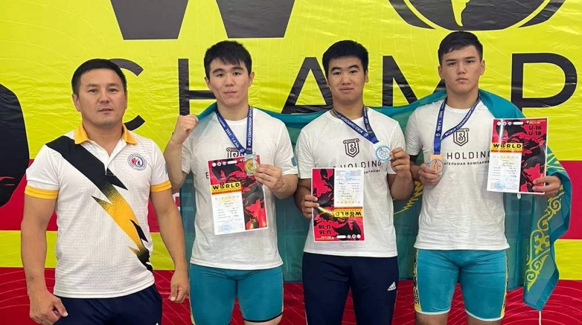 Тренер Нартай Алтыбаев, Малик Ахметов, Оразалы Бектемірұлы и Дархан Буркітбай