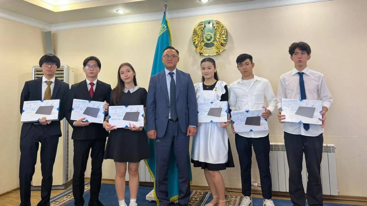 Набравшие максимальный балл на ЕНТ выпусники Актау
