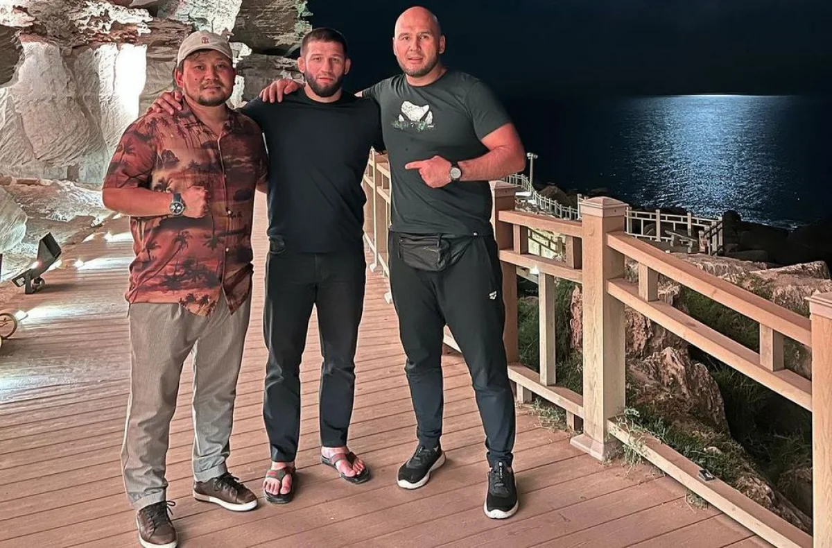 Фото с Шамилем Завуровым предоставил президент лиги смешанных единоборств «Naiza» Нурбек Карабала