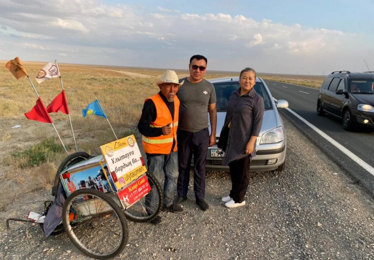 Пенсионера-путешественника встретили на подходе к Бейнеу