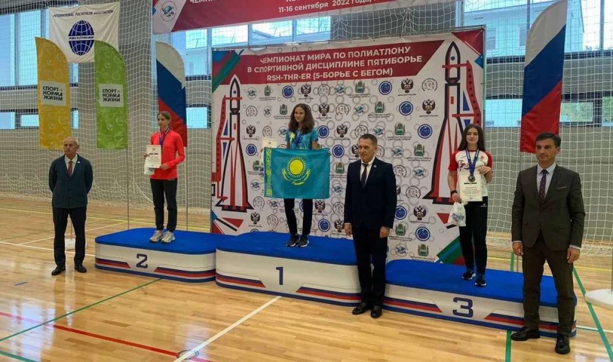 Ангелина на первой ступени пьедестала. Фото предоставил тренер Владимир Глуцкий