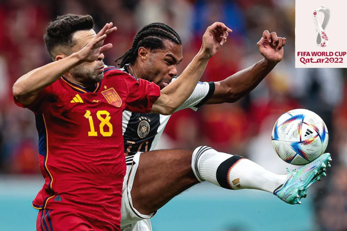 Испанцы подарили шанс Германии на плей-офф