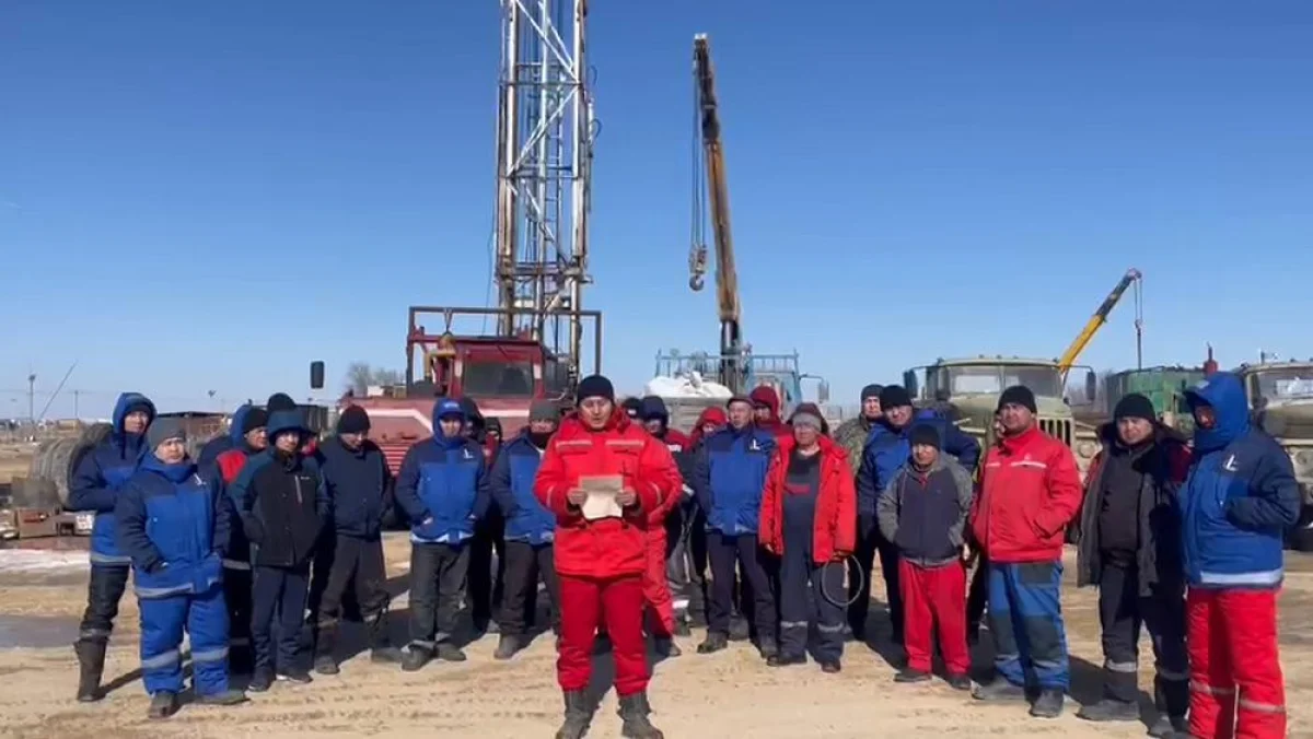 Работники ТОО «Синопэк». Кадр видео