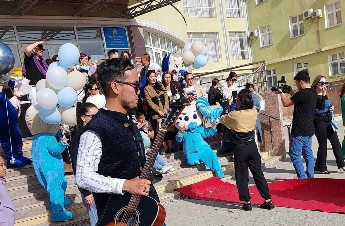 Здание роддома в 34 микрорайоне Актау. Фото сделано сотрудниками ОПЦ