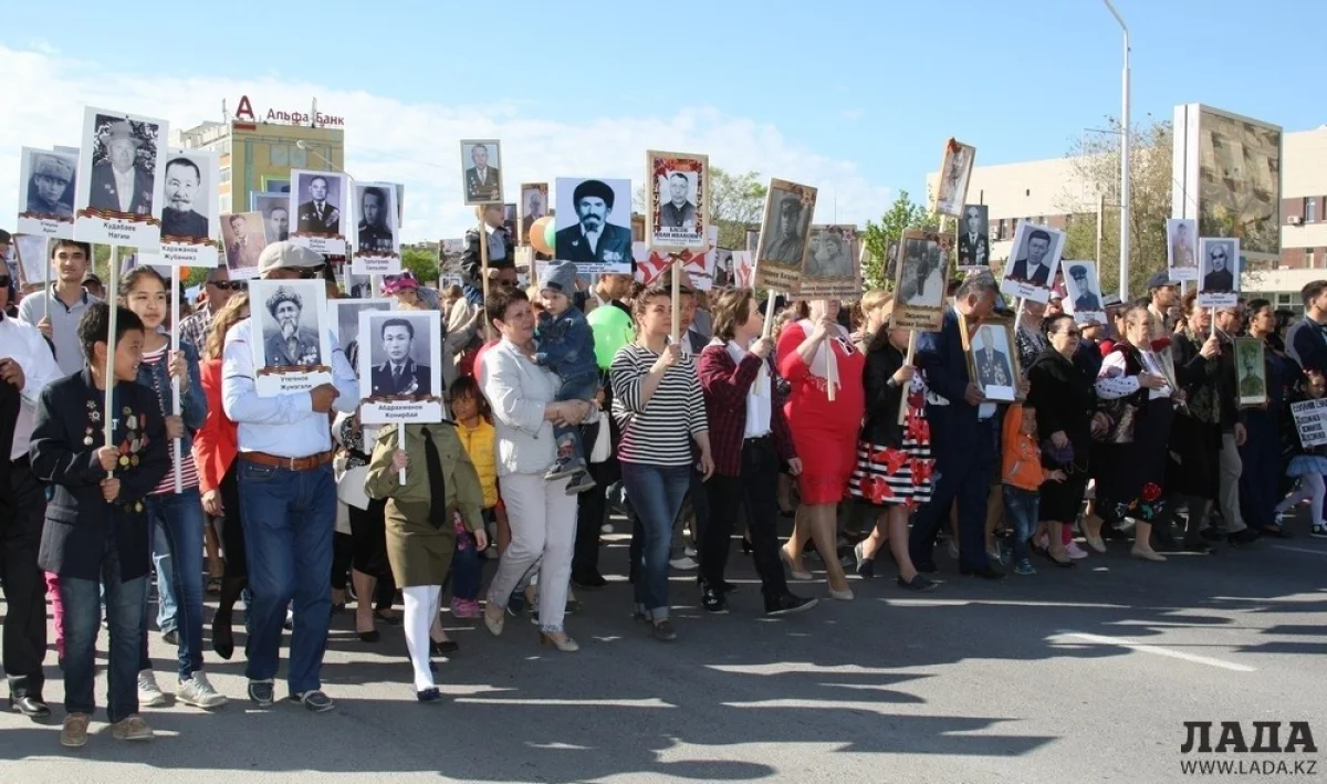 Акция «Бессмертный полк» в Актау. Фото сделано 9 мая 2018 года