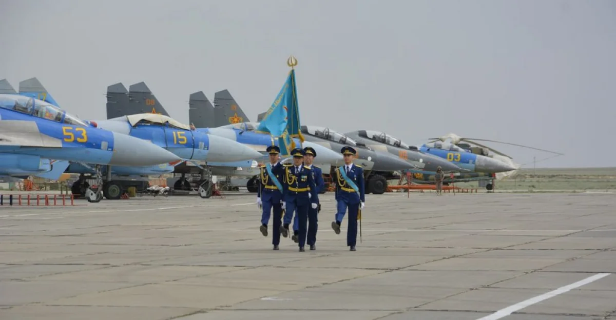 Вынос флага ВВС. Фото предоставлено Н.Шалабаевым