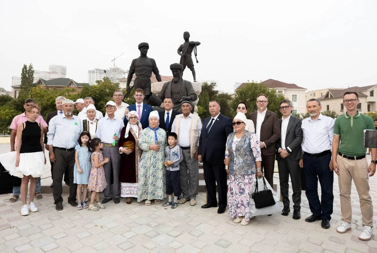 Скульптурная композиция “Құдықшылар”