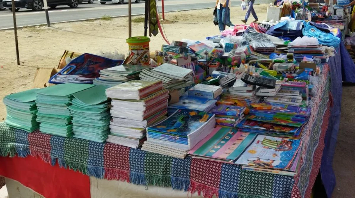 Школьная ярмарка в Актау. Фото автора