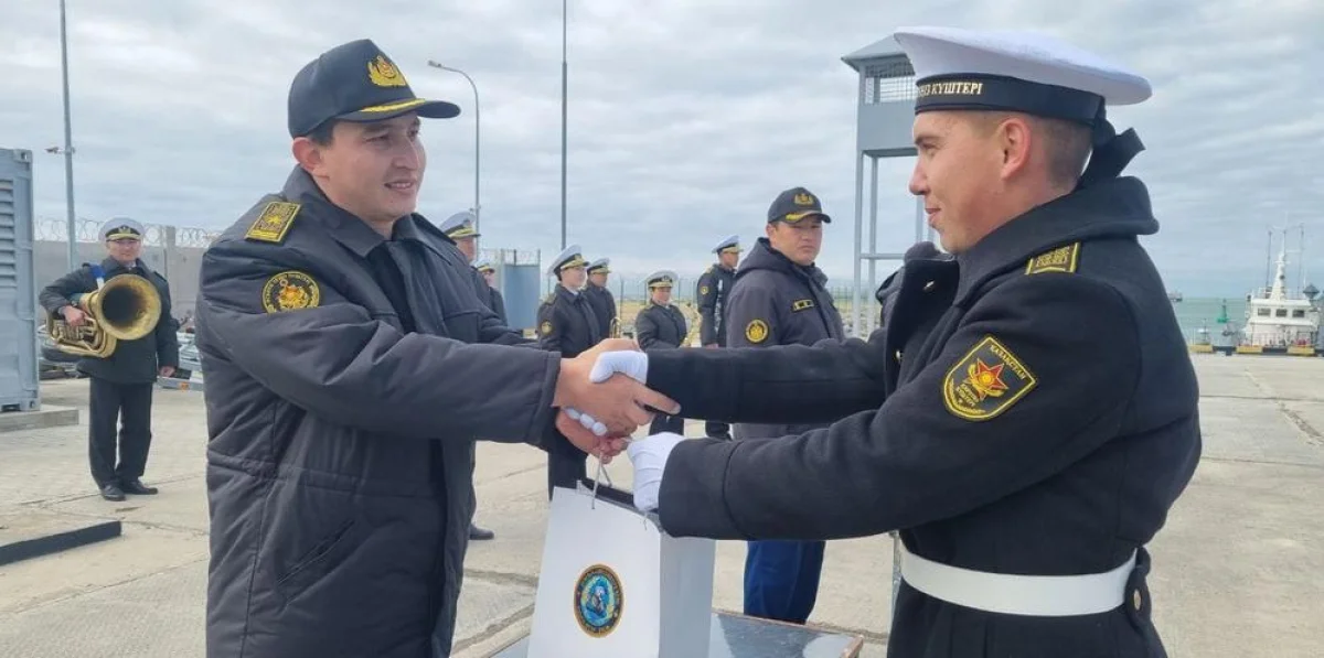 Церемония награждения. Фото предоставлено пресс-службой Актауского гарнизона
