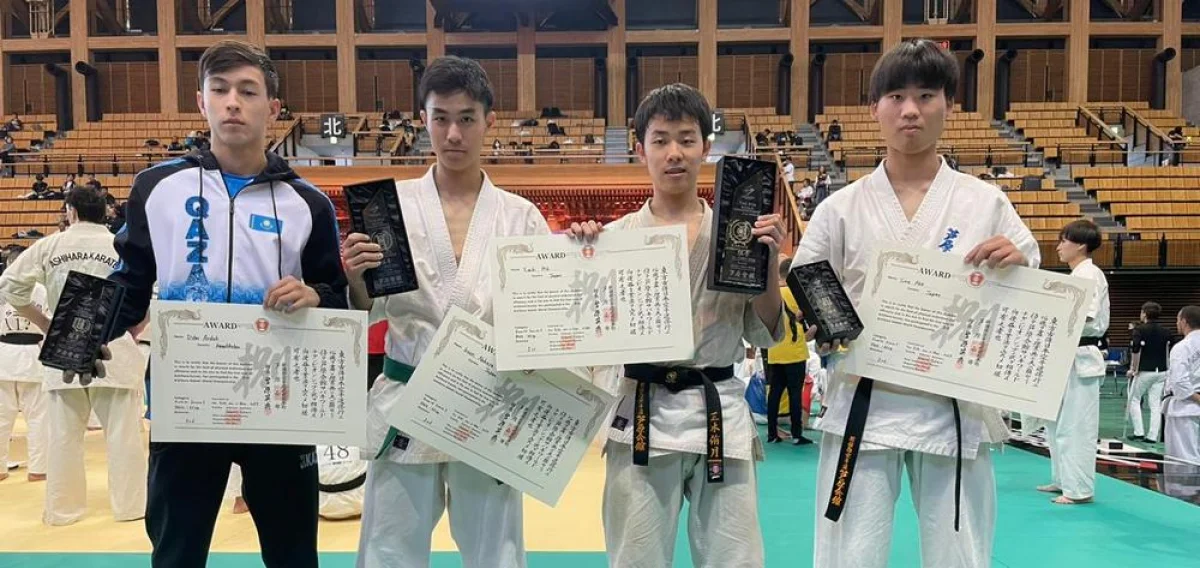 Ардак Дидар (первый слева) - бронзовый призер. Фото предоставил И.Отаров