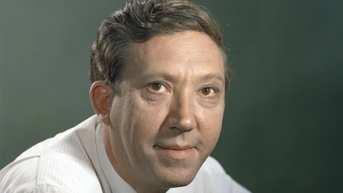 кадр из видео