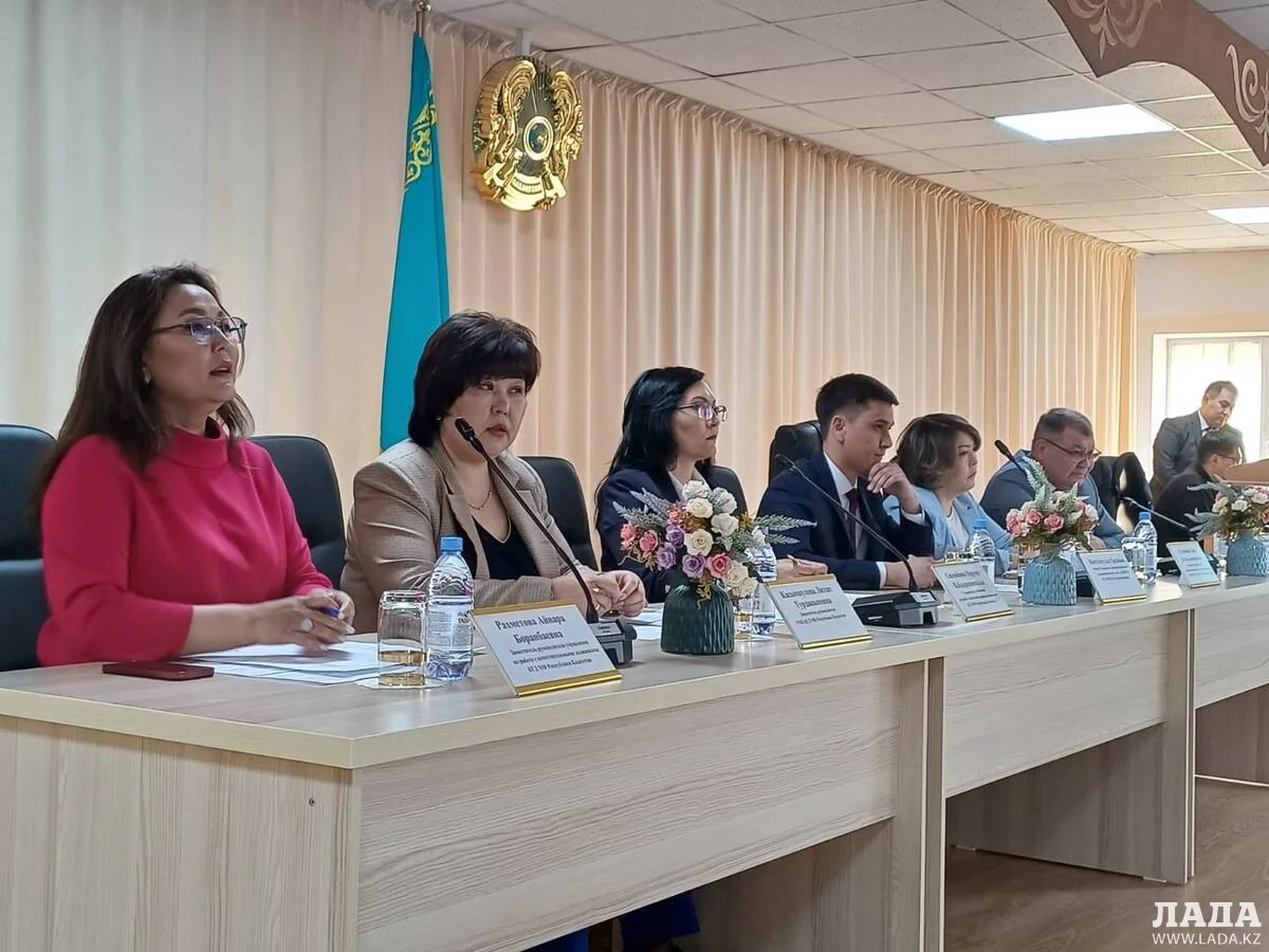 Представители Комитета госдоходов в Мангистау. Фото автора