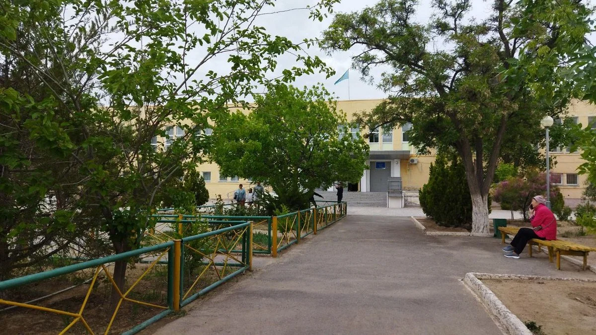 Охранник приставал к школьнице в Актау: подозреваемый в изоляторе