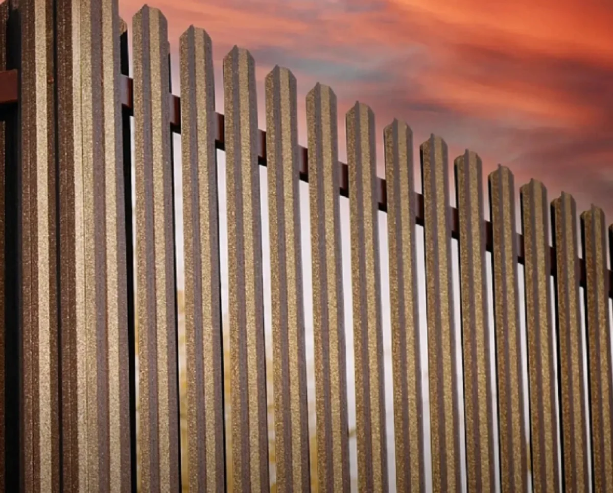 Как выбрать надежный современный забор для дома в условиях казахстанского климата?