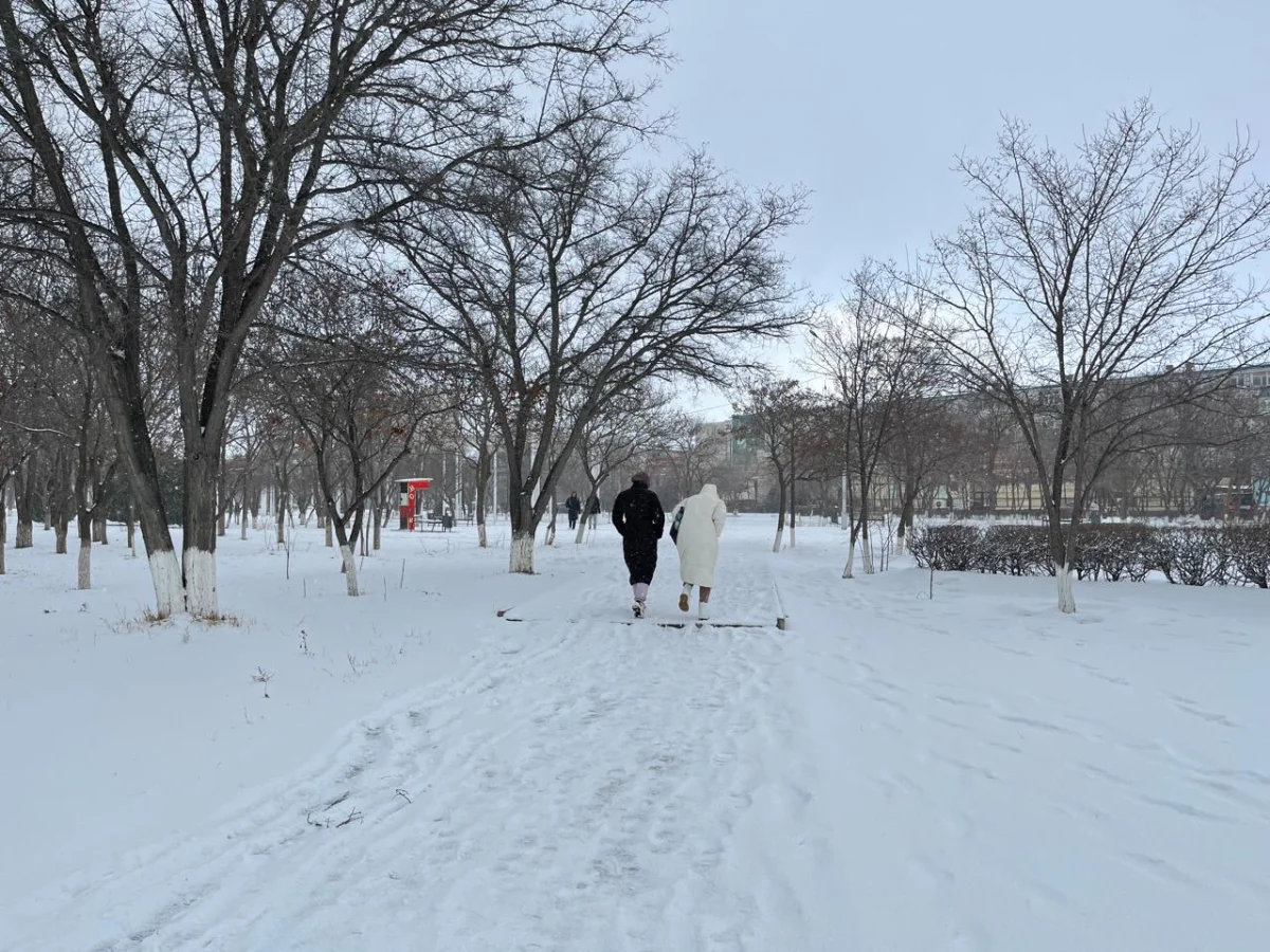 Снег в Актау. Фото автора