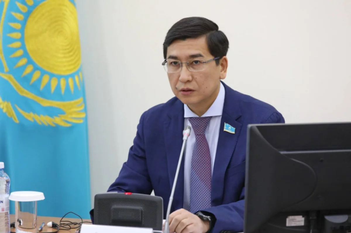 Асхат Аймагамбетов. Фото: пресс-служба Мажилиса