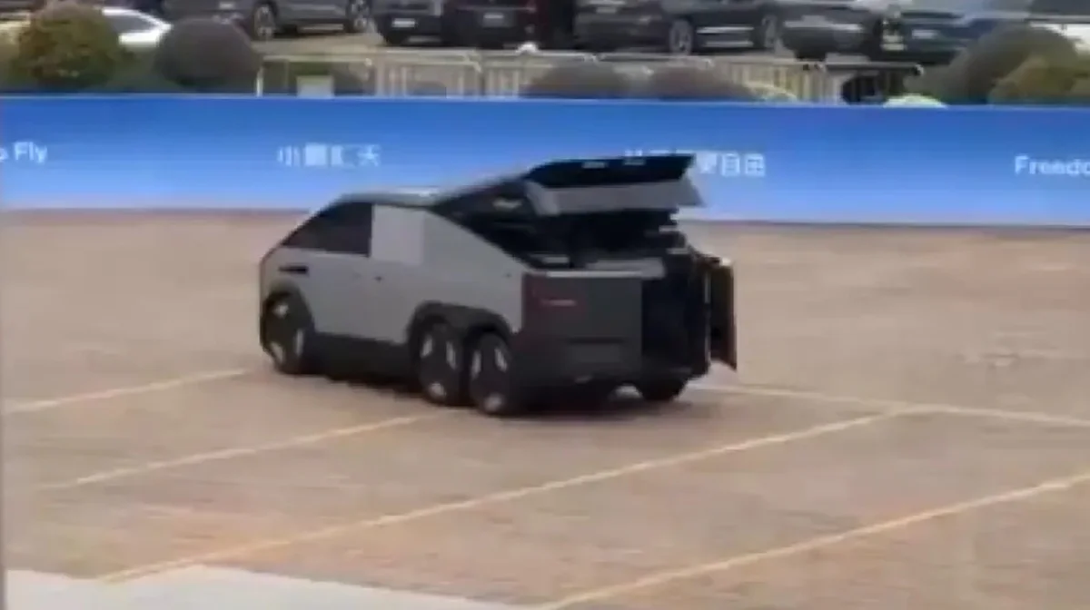 Кадр из видео: x.com