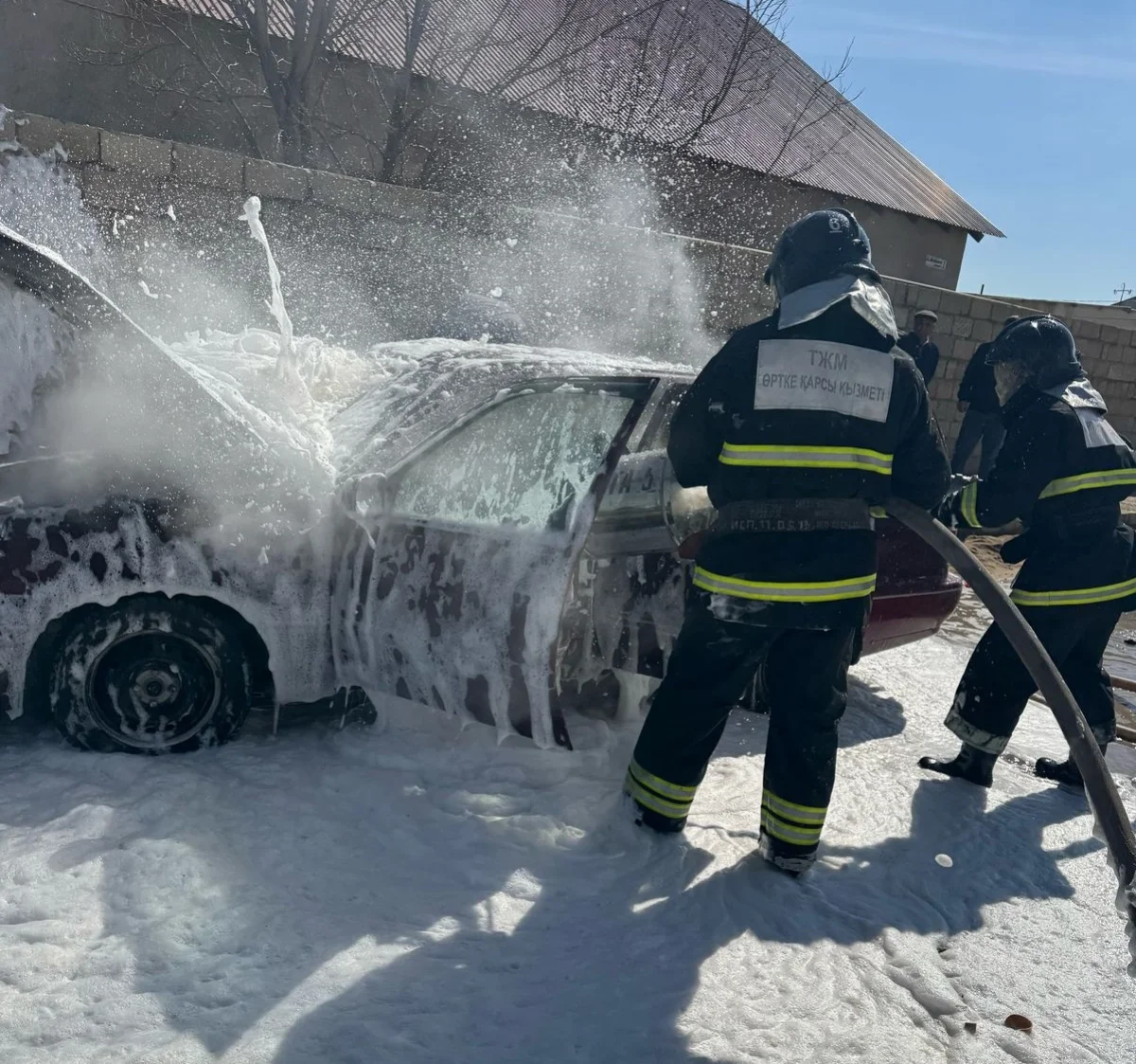 Сгоревшая машина. Фото: ДЧС МО