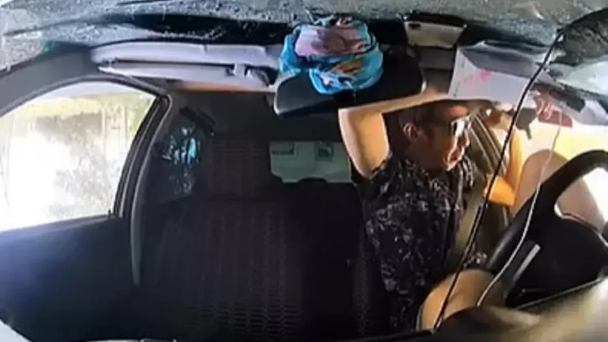 Рафаэль Жумашбаев в момент ДТП. Кадр из видео: azh.kz