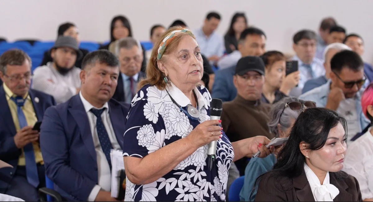 Общественные слушания. Фото участников