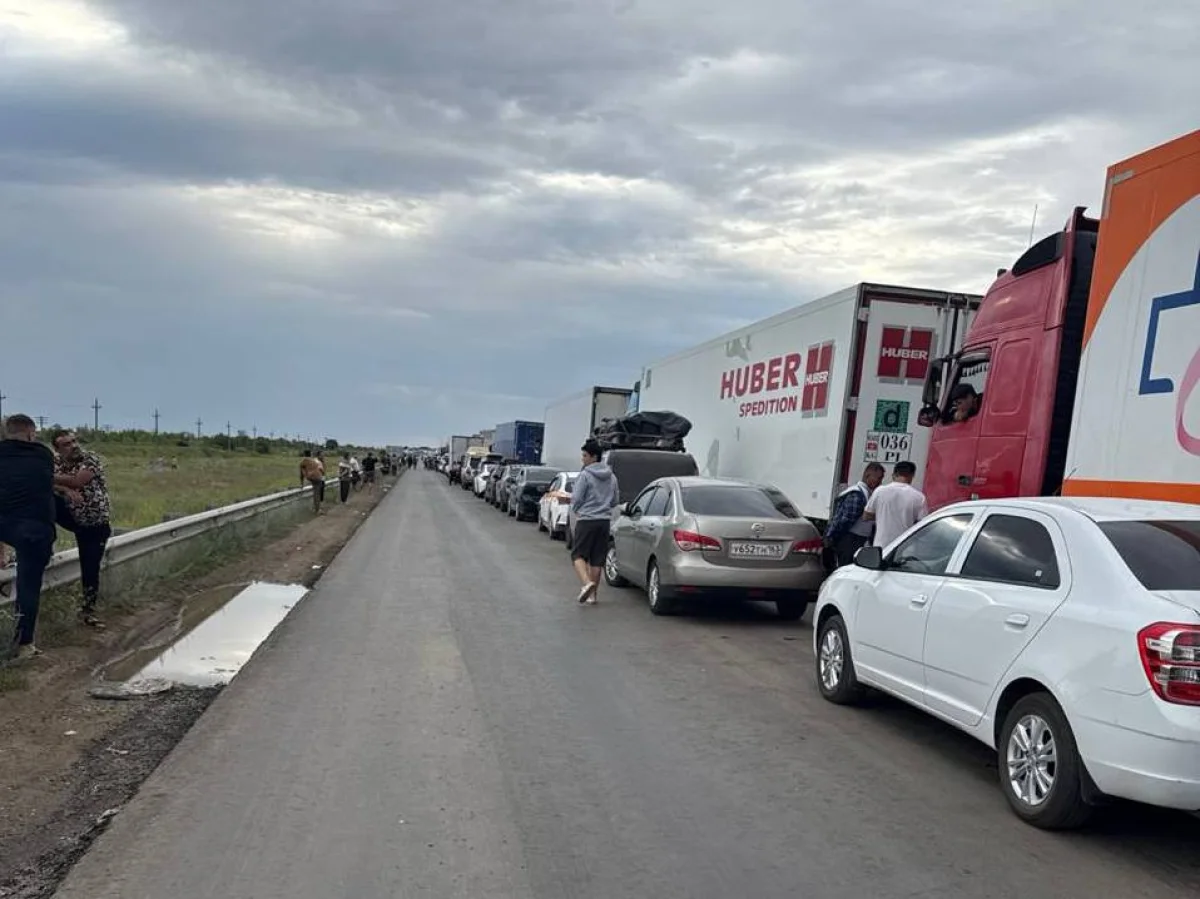 Пробка перед МАПП Жайсан со стороны Р. Казахстан, фото очевидца