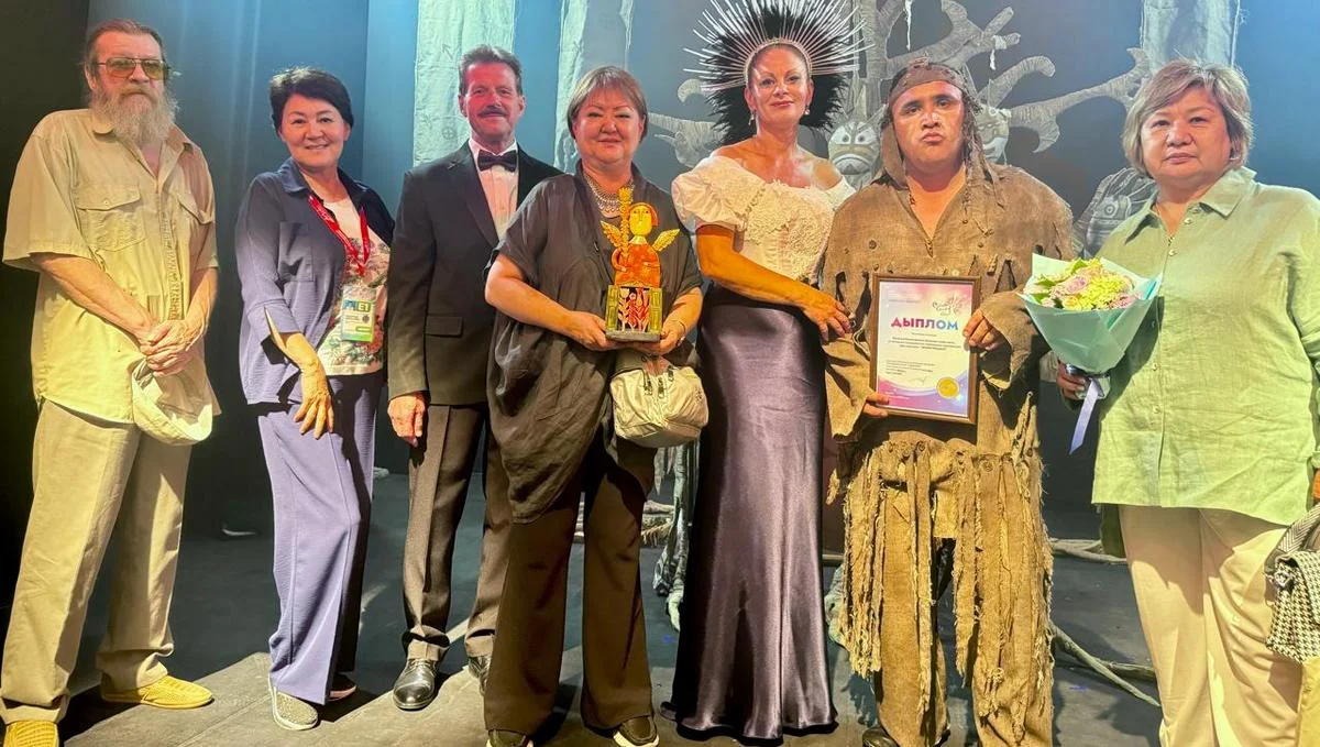 Диплом фестиваля у мангистауского театра. Фото предоставила Ф.Атакеева