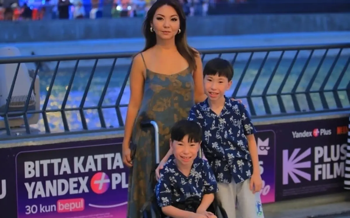 Асель Тажигалиева с Диасом и Мирасом