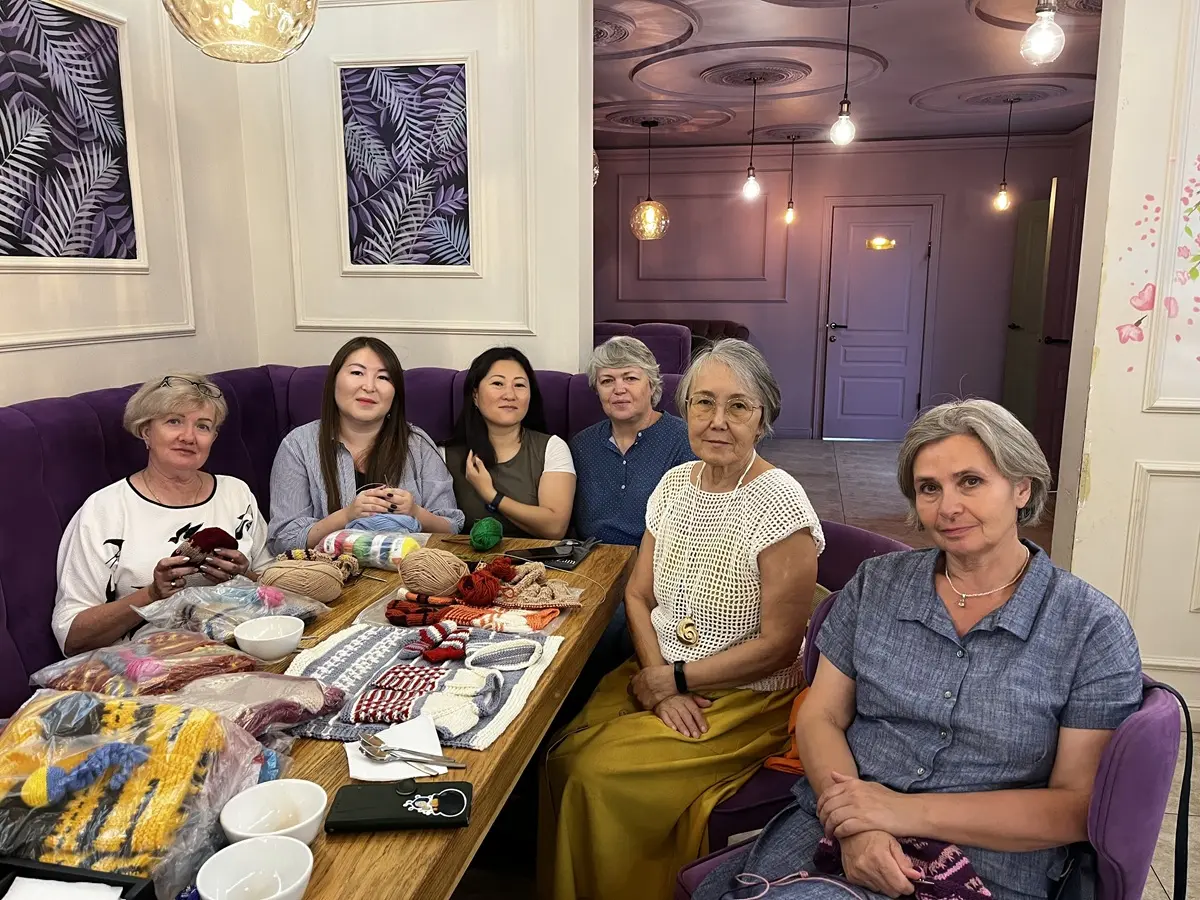 Участницы клуба «28 петель». Фото автора, а также: instagram.com/club28petel/, https://www.instagram.com/28petel.aktau/