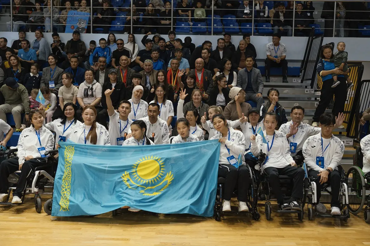 Фотографии представлены Сакеном Каржаубай