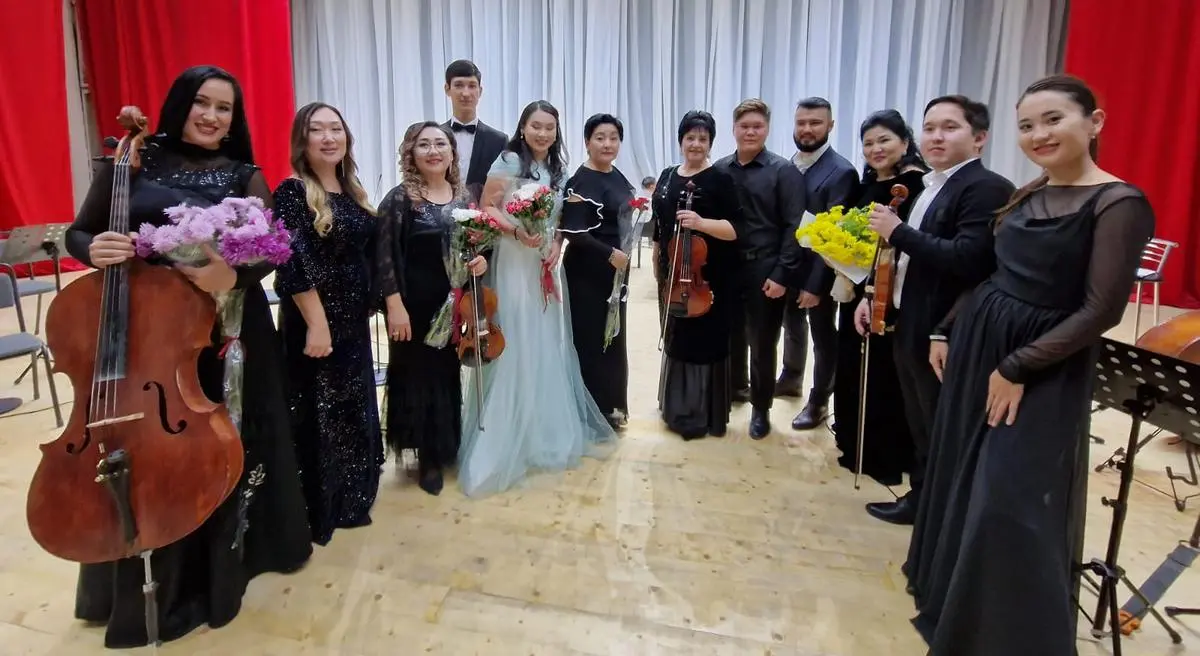 Коллектив филармонии. Фото из архива Lada.kz