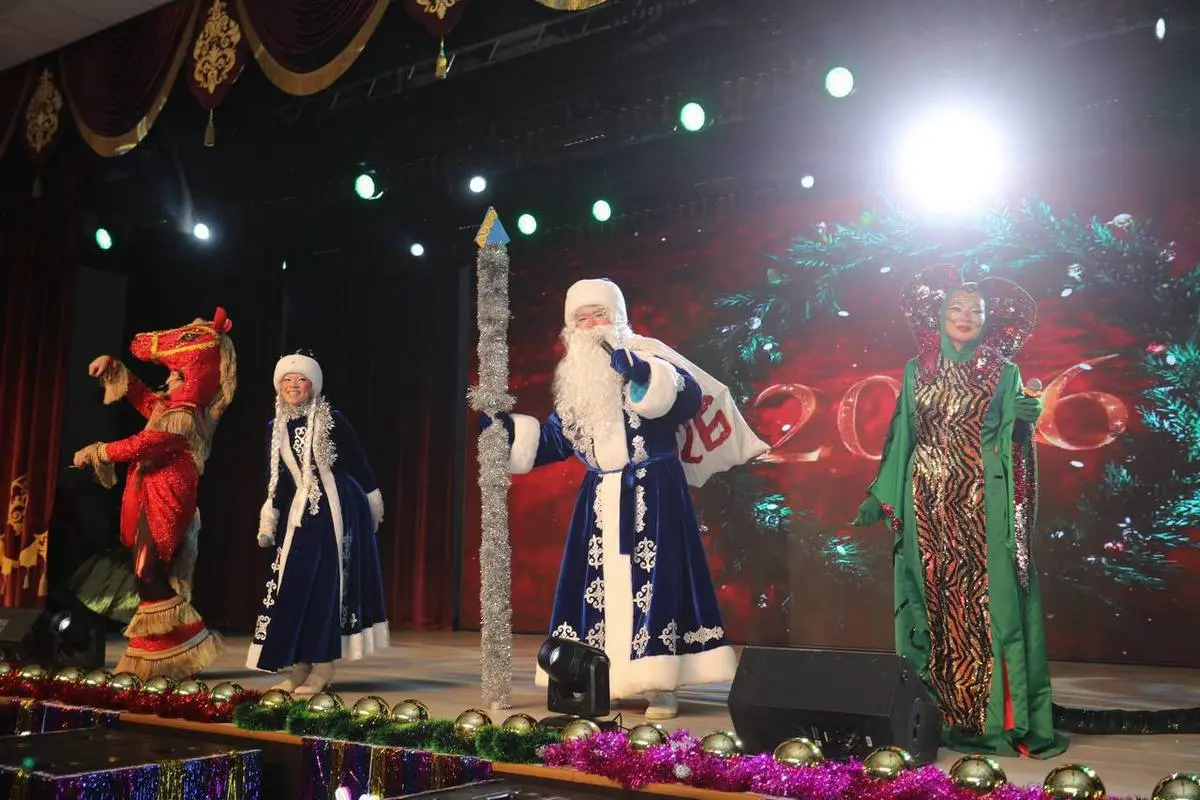 Новогодняя елка для детей в Актау. Фото пресс-службы областного акимата